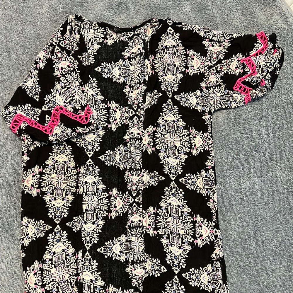 Black and White Patterned kimono with Pink Accents